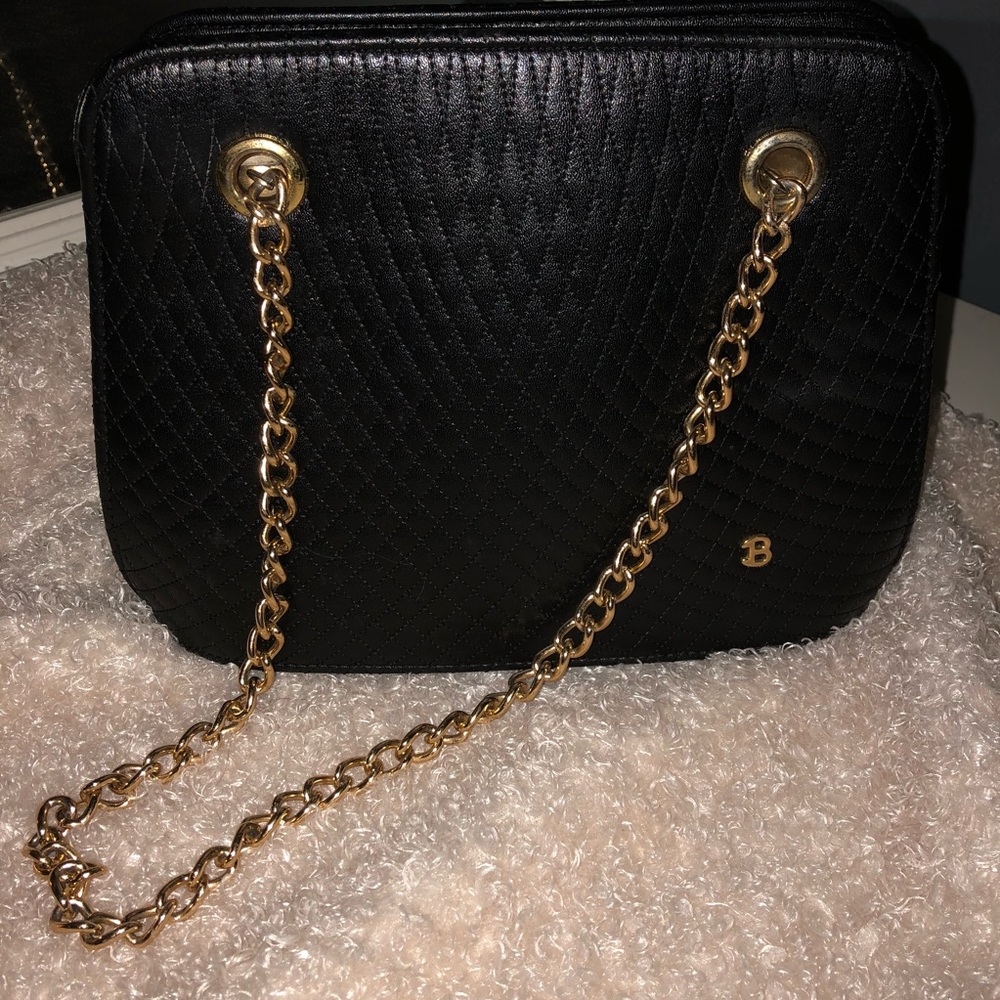 Gold channels leather purse